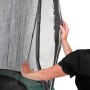 Detailaufnahme des Sicherheitsnetzes vom grünen EXIT Allure Premium Trampolin (Ø 366 cm).
