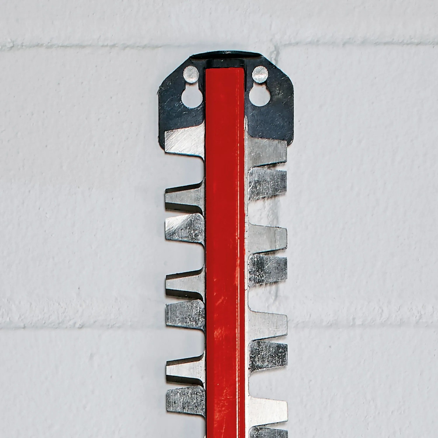 Messerbalken der Einhell Akku-Heckenschere GE-CH 36/65 Li-Solo, Detailaufnahme.