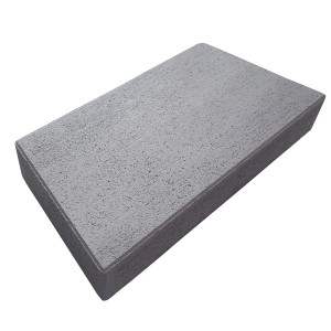 Graue EHL Trapez-Mähkante (32x16x5 cm) für Rasenkanten und Beetbegrenzungen im Garten.