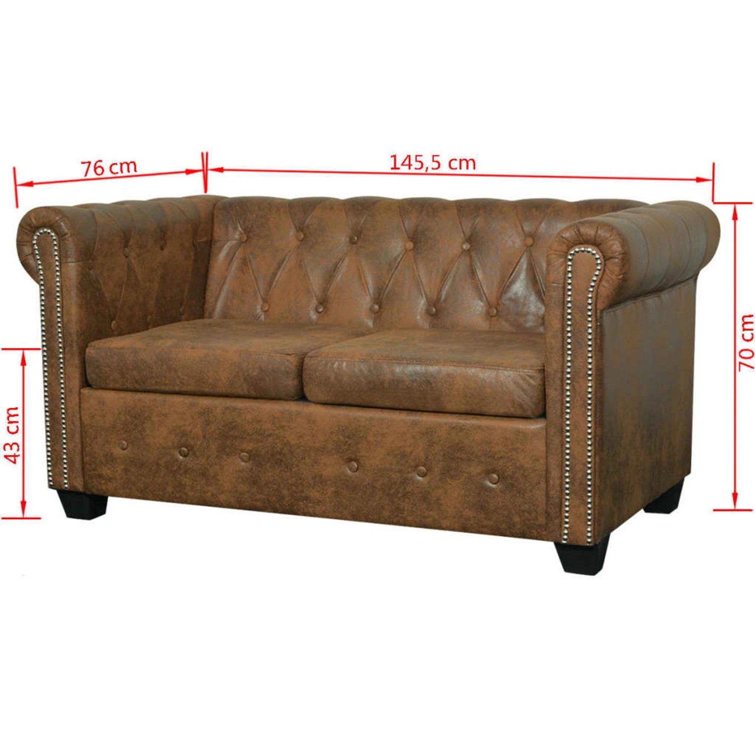 Braunes 2-Sitzer Chesterfield Sofa mit Knopfheftung und Ziernägeln.