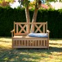 Dunkelbraune 2-Sitzer Gartenbank aus Holz mit Stauraum und wetterfester Abdeckung.