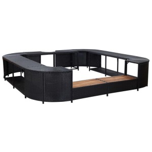 Quadratische, schwarze Whirlpool-Umrandung aus Poly Rattan mit Holzstufen. Zubehör für Pools.