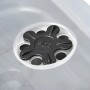 Detailaufnahme der Elho Anzuchtschale Green Basics in Schwarz, Fokus auf Wasserspeicher.