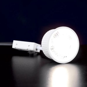 Dimmbares GU10 LED-Leuchtmittel von Orion Leuchten, 4,9W, warmweißes Licht.