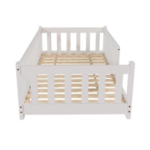 Weißes Juskys Kinderbett Naya (80x160 cm) mit Lattenrost und Rausfallschutz.