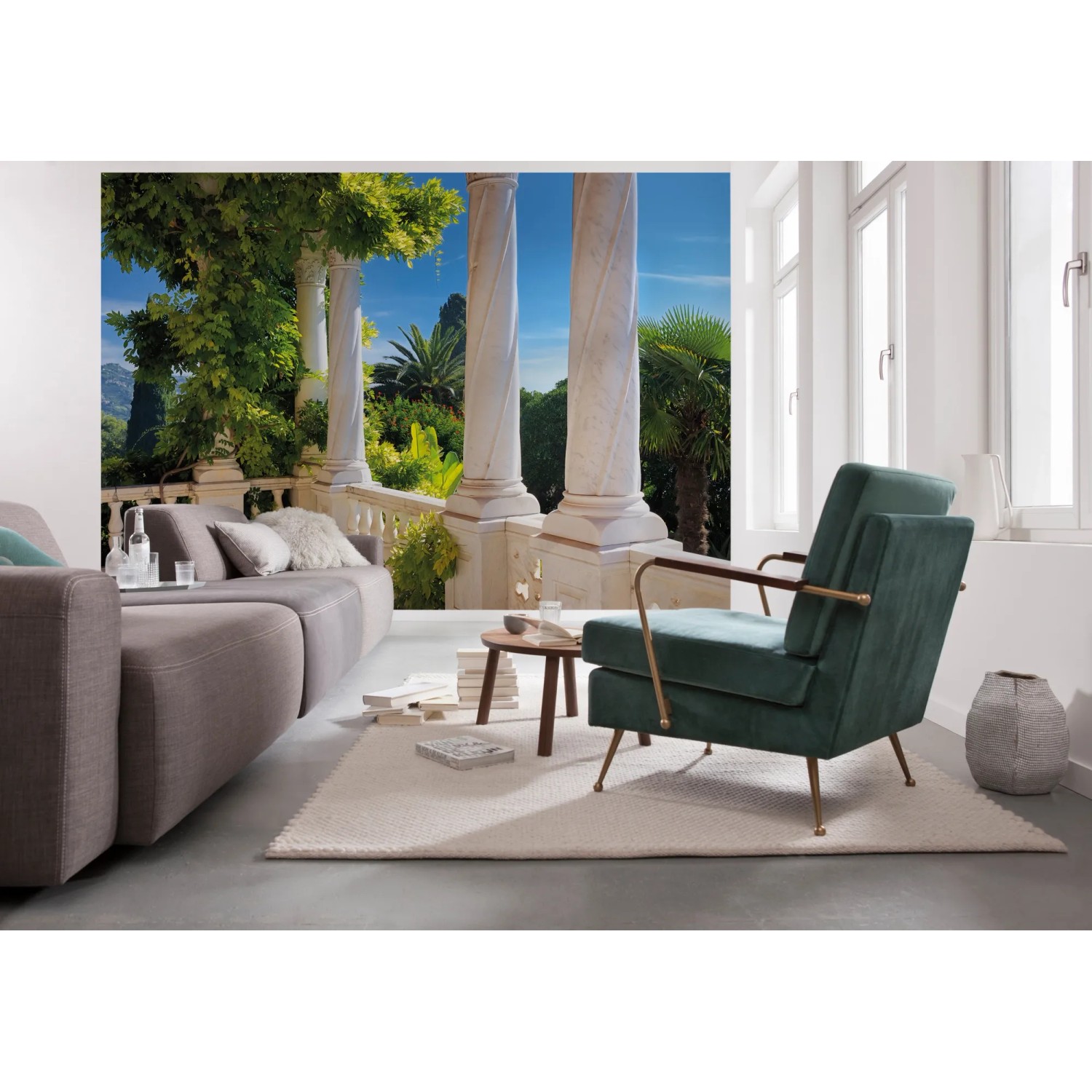 Fototapete Villa Liguria mit Säulen und mediterraner Landschaft im Wohnraum.