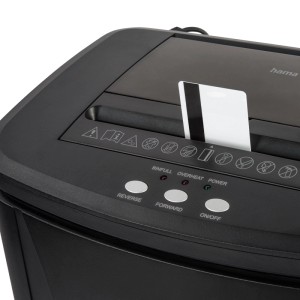 Detailaufnahme: Schwarzer Hama Aktenvernichter Safe Auto M1200 mit eingelegter Chipkarte.