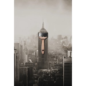 Schöner Wohnen Trendfarbe Manhattan, matte Wandfarbe vor New Yorker Skyline.