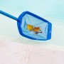Blauer Steinbach Poolkescher mit Laub im Netz zur Reinigung von Pools.