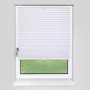 Weißes Deco-Raum Plissee Basic 40x150 cm am Fenster, blickdicht und ohne Bohren montiert.