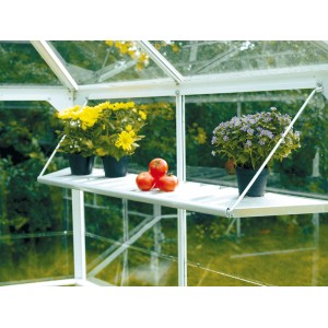 Vitavia Alu-Regal, abklappbar, für Hera 4500 Gewächshaus, mit Pflanzen und Tomaten dekoriert.