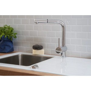 Respekta Glasspüle New York, 86x50 cm, Weiß, mit Armatur und Spülutensilien auf einer Küchentheke.