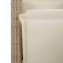 Detailansicht: Beige Poly Rattan Gartenmöbel Bistro-Set mit cremeweißen Kissen.