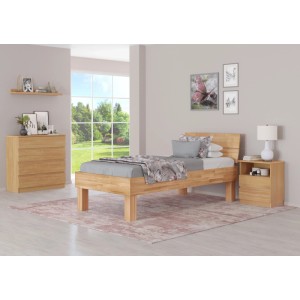 Hohes Seniorenbett 100x200 cm aus heller Buche Massivholz, stabil, mit Kopfteil, in modernem Schlafzimmer.