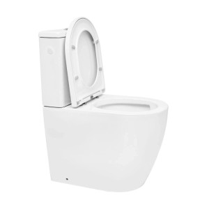 Weißes Stand-Kombi-WC aus Keramik mit Spülkasten und offenem SoftClose WC-Sitz. Moderne Toilette.