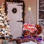 Beleuchteter LED Weihnachtsbaum „Happy Holidays“, 170 cm, Weihnachtsdekoration.