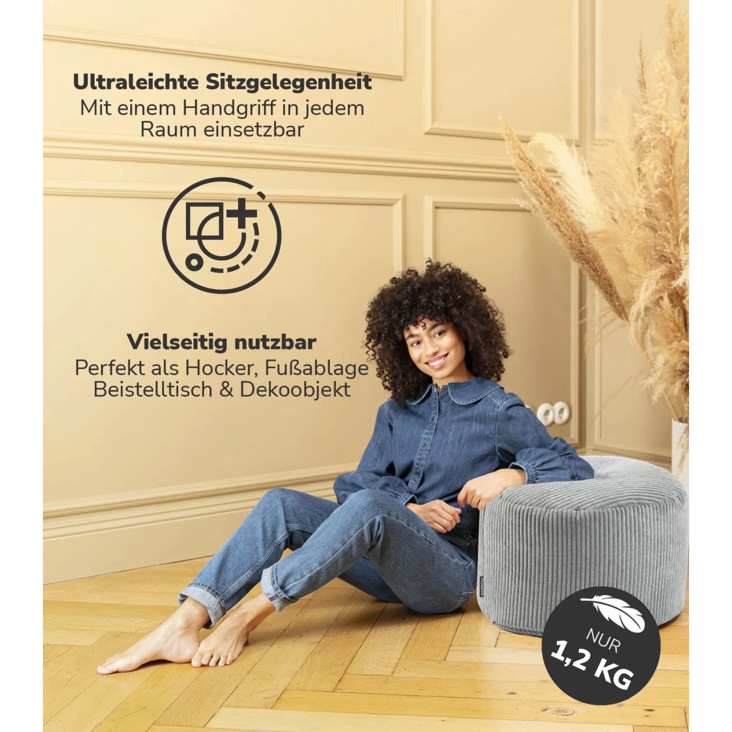 Grauer Cord Sitzhocker 'Der Faule Lenz' von mokebo mit EPS-Füllung. Ideal als Fußhocker oder Sitzpouf.