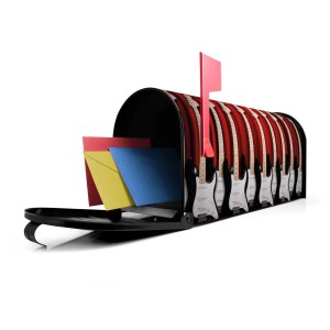 Schwarzer Banjado US Briefkasten mit E-Gitarren Motiv, Stahl, 48x22x16cm.