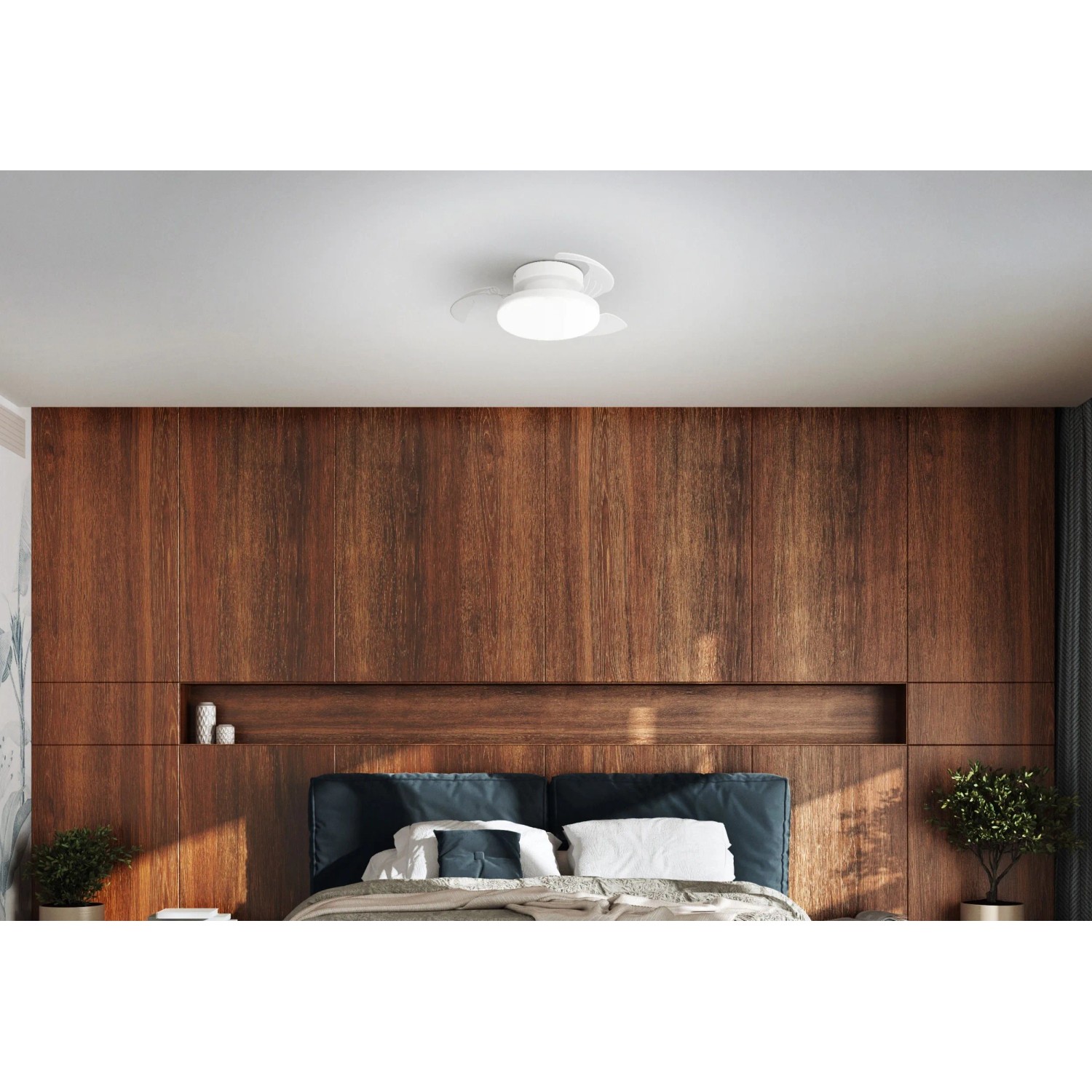 Weißer Eglo LED-Deckenventilator Hovley (Ø 41cm) im Schlafzimmer. Deckenleuchte mit Ventilator.