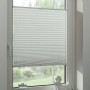 Gardinia Thermo Plissee, 50x130 cm, Weiß, am Fenster montiert. Blickdicht und energiesparend.