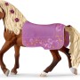 Schleich Horse Club Paso Fino Hengst mit lila Decke für die Pferdeshow.