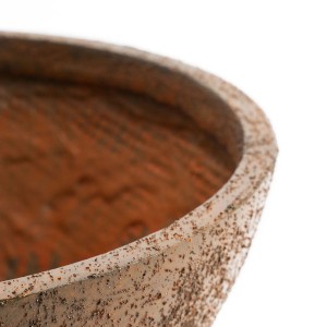 Detailaufnahme: Rostfarbene Pflanzschale Bowl Premium, 28 cm, mit Lotus-Effekt.
