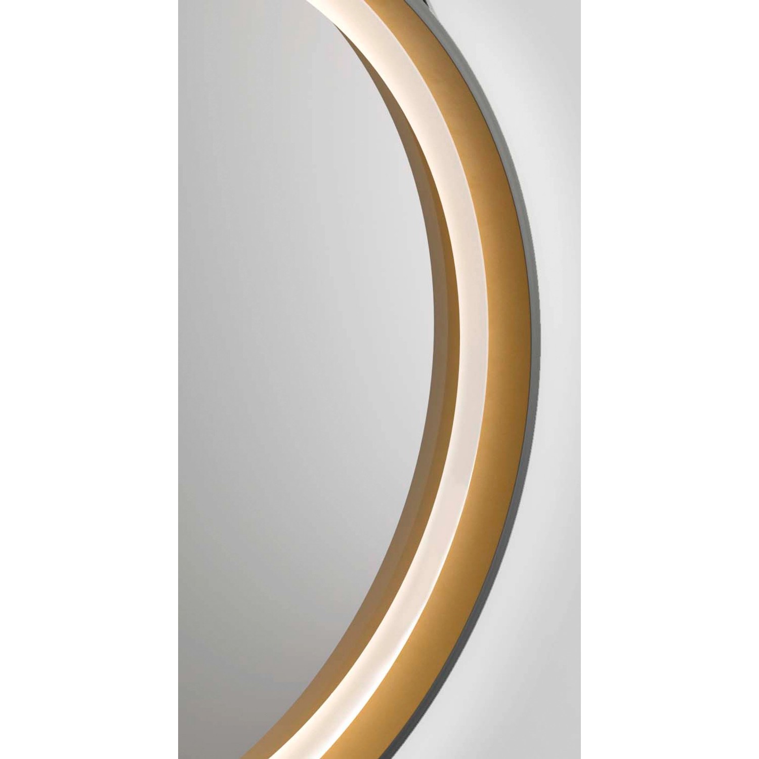 Detailaufnahme: Runder DSK Design LED-Lichtspiegel Black Verano, Ø 55 cm, mit goldfarbenem Rahmen.