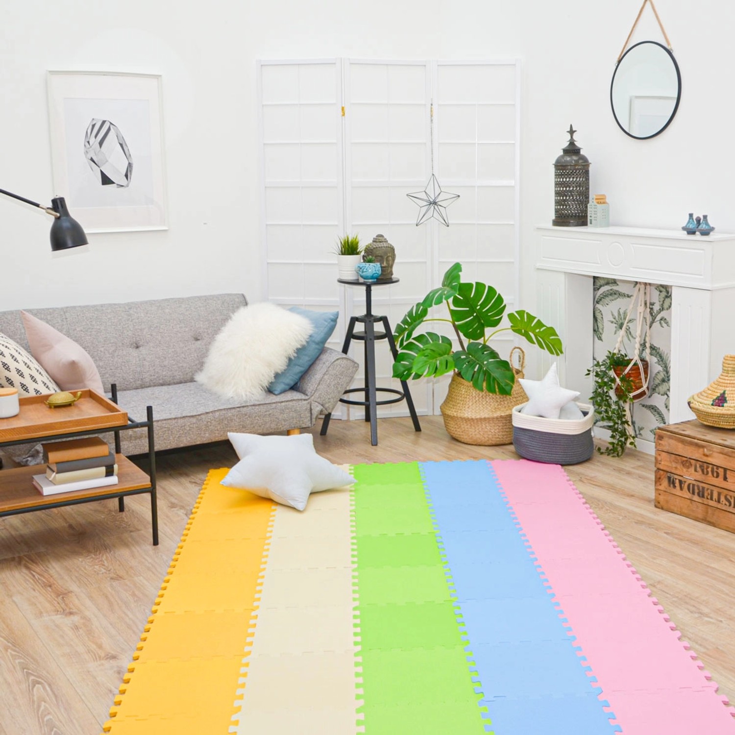 Bunte LittleTom Puzzlematte, 45 Teile, 30x30 cm, als Spielteppich im Wohnzimmer.