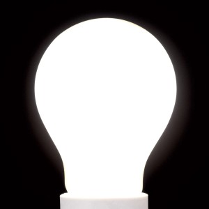 Dimmbare E27 LED-Filamentlampe von Orion Leuchten mit warmweißem Licht.