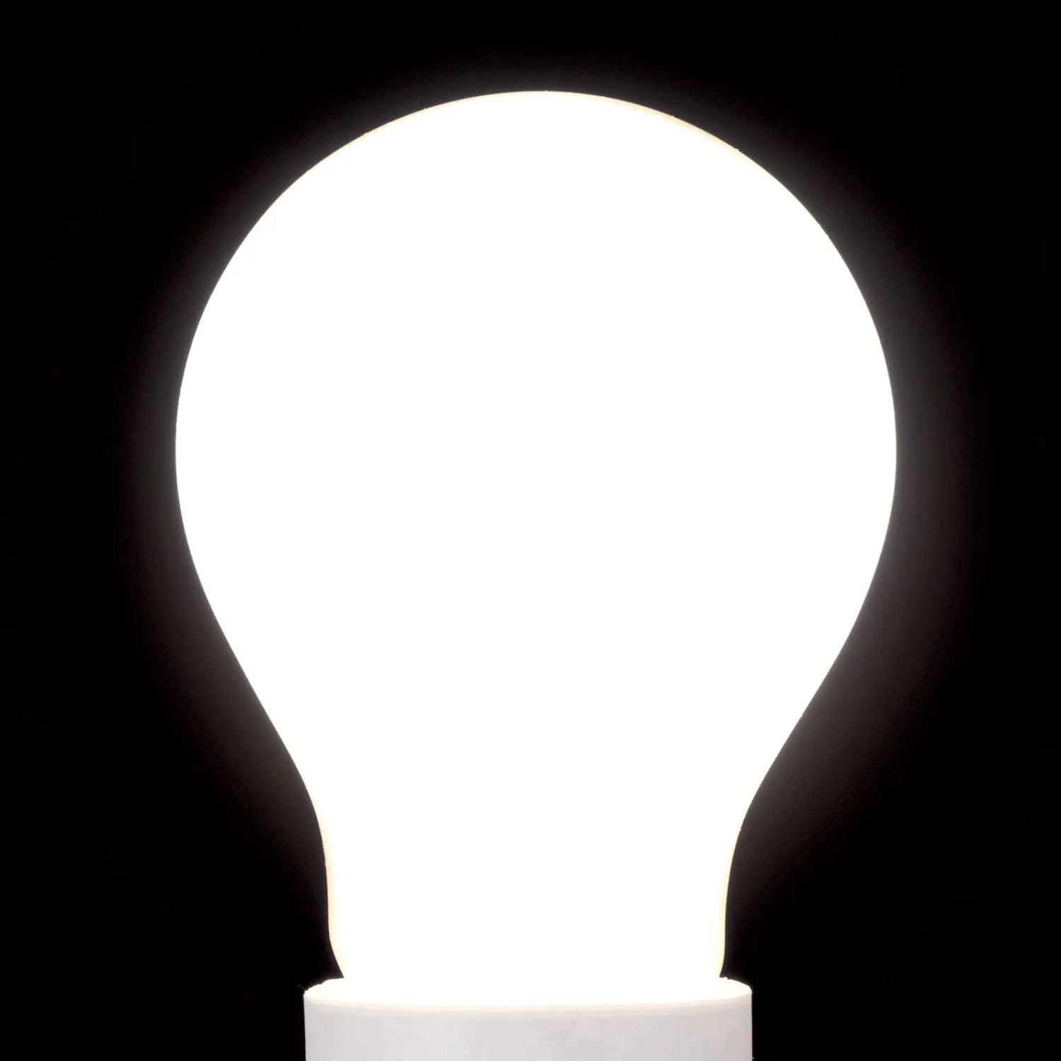 Dimmbare E27 LED-Filamentlampe von Orion Leuchten mit warmweißem Licht.