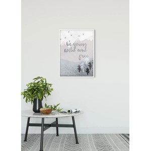 Komar Wandbild Wild and Free, 50x70 cm, mit Wald- und Bergmotiv im Rahmen.