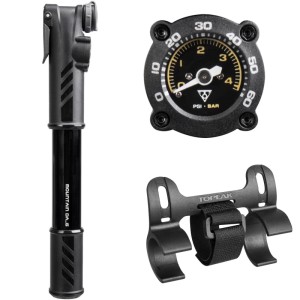 Schwarze Topeak Mountain DAG Handpumpe mit Manometer und Rahmenhalter für Fahrradreifen. Dual-Action-Technologie.