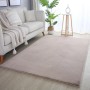 Beiger Kurzflorteppich Ayyildiz Pouffy (200x290 cm) im Wohnzimmer.