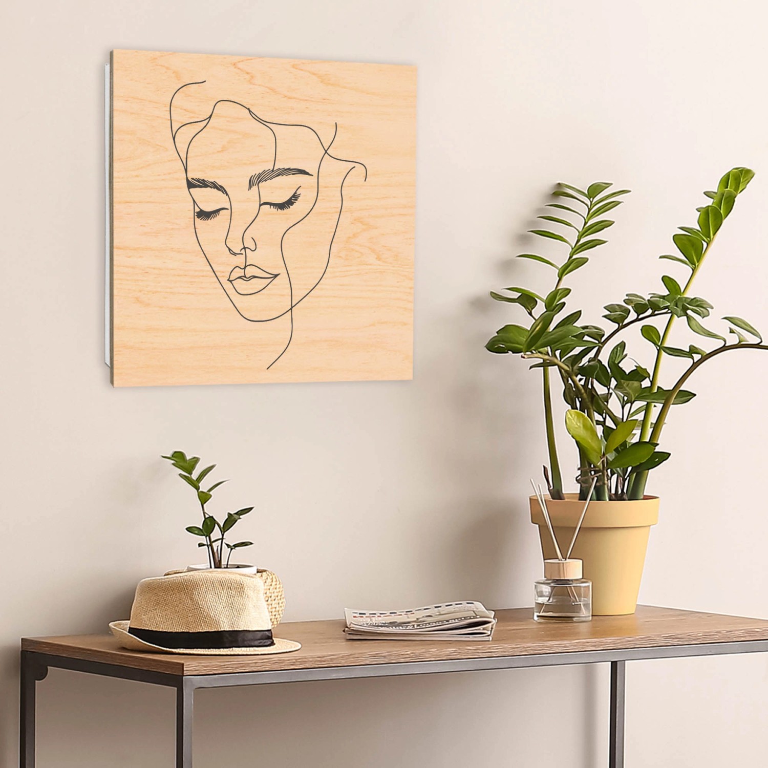 Weißer Banjado Schlüsselkasten aus Holz mit Linienkunst-Portrait, 30x30cm, 50 Haken.