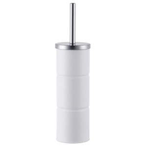 Weiße WC-Bürstengarnitur aus Metall mit silbernem Griff. Moderner, austauschbarer Toilettenbürstenhalter für Bad.