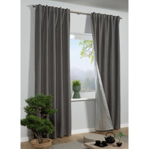 Blickdichter, silbergrauer Bennetti Schal mit Klettband und beschichtetem Futterstoff als Fenstervorhang.