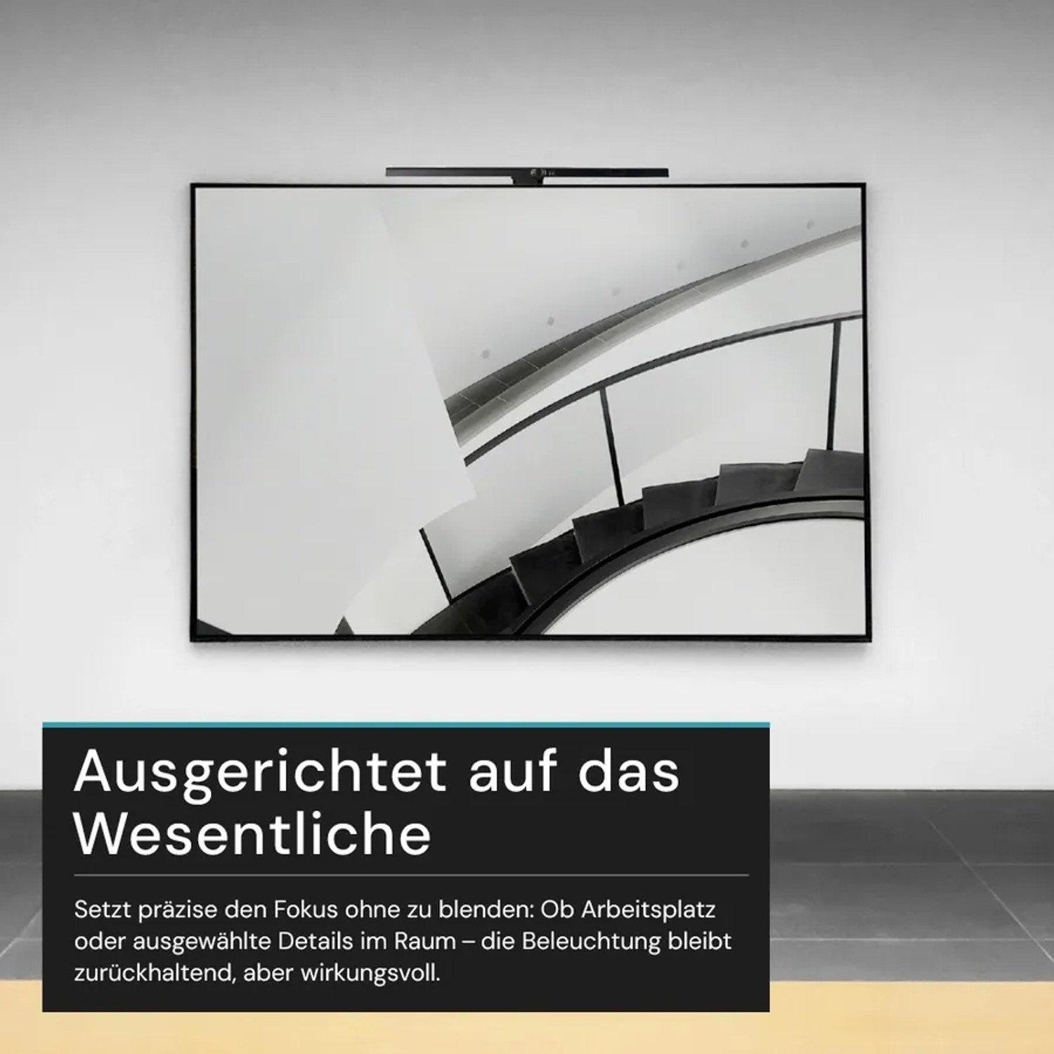 Schwarze LUXULA Monitorleuchte am Bildschirm, stufenlos dimmbar, für Homeoffice.