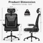 Schwarzer ergonomischer Bürostuhl mit Netzrücken, verstellbarer Kopfstütze, hochklappbaren Armlehnen, Wippfunktion und Maßen.