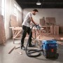 Bosch Professional GAS 12-25 PL Nass-/Trockensauger im Einsatz mit Handwerker beim Sägen.