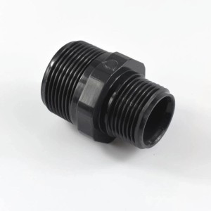 Schwarzer Cepex PVC-U Doppelnippel AG 1 x 3/4 Zoll für Fitting-Zubehör.