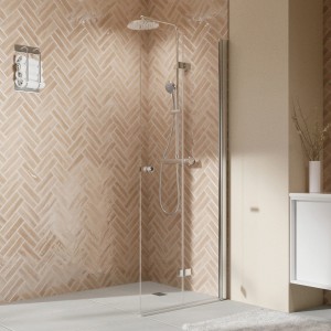 Breuer Elana 2.0 Drehfalttür aus Klarglas in moderner Walk-In Dusche mit silbernen Profilen, bodengleich.