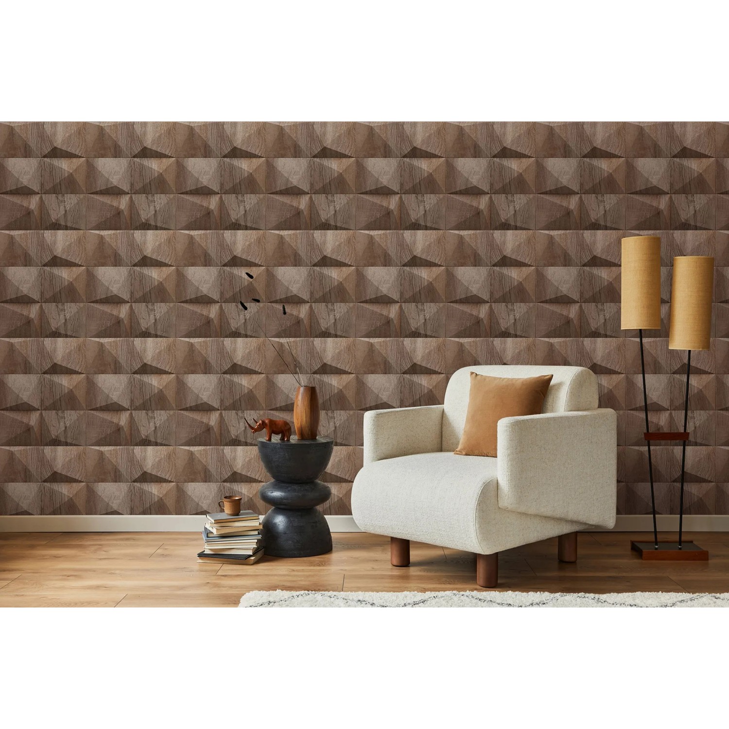 Wohnraum mit brauner Marburg Vliestapete GZSZ in 3D Holzoptik.