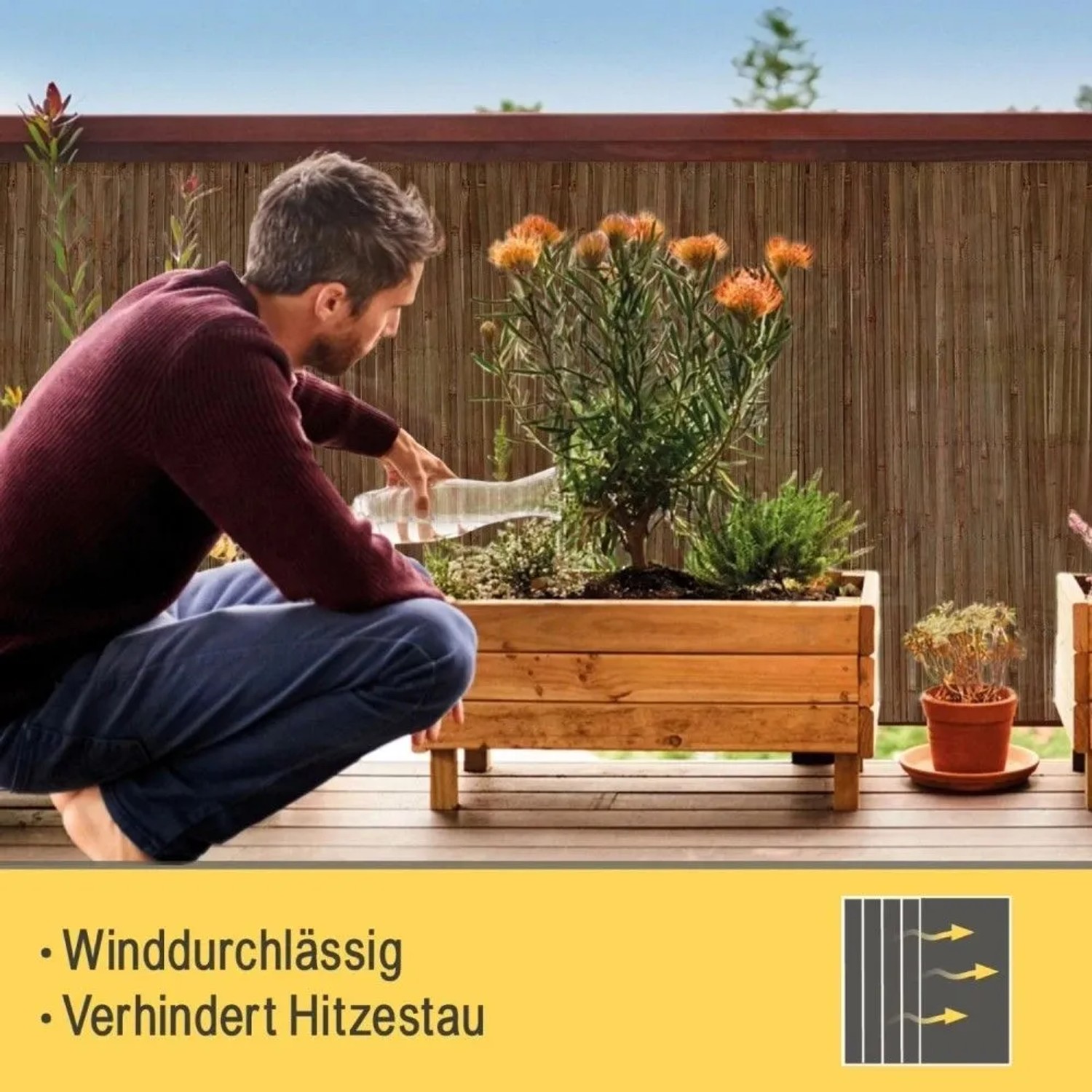 Brauner Sol Royal SolVision B55 Bambus Sichtschutzzaun auf Balkon. Winddurchlässig, verhindert Hitzestau. Für Garten & Terrasse.