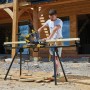 Stanley FatMax Paneelsäge FME721 (216 mm) im Einsatz beim Holzzuschnitt.