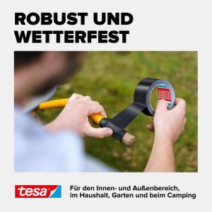 Hände reparieren Werkzeuggriff mit schwarzem Tesa Extra Power Universal Klebeband. Robust, wetterfest für Innen & Außen.