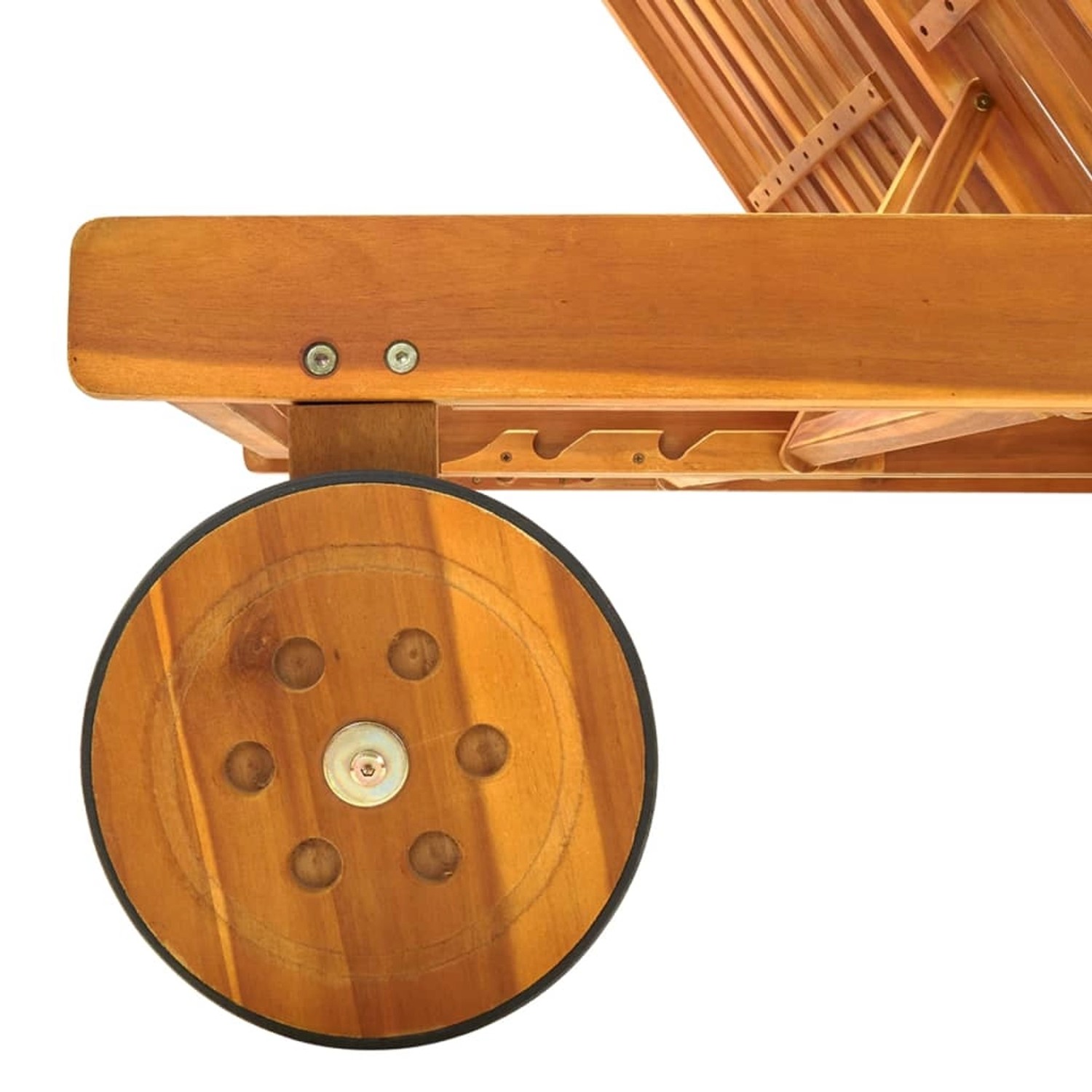 Detailaufnahme: Rad der 2-Personen-Sonnenliege aus Akazie Massivholz.