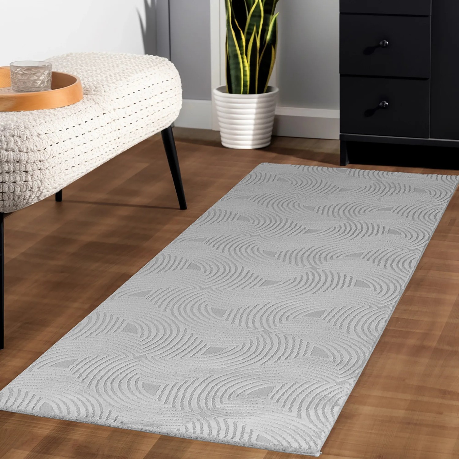Ayyildiz Kurzflorteppich Sahara in Silber (80x150 cm) mit modernem Muster.