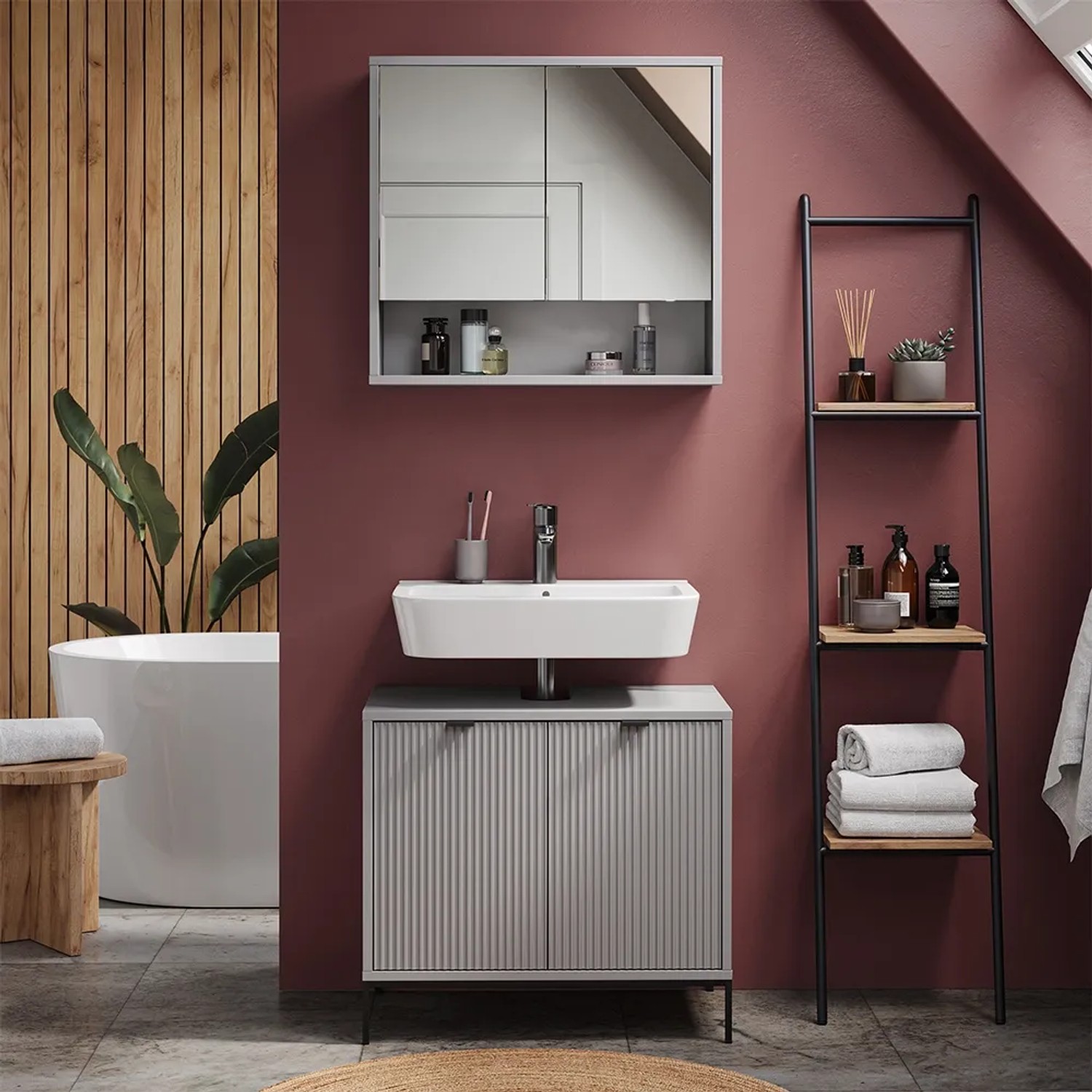 Grauer Vicco Waschbeckenunterschrank Eliza (70 cm) mit Türen und Schublade im Badezimmer.