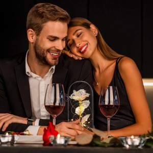 Relaxdays Rose im Glas Borosilikatglas Kiefernholz Kunststoff Bunt mit LED-Lichterkette 22 cm x 11 cm 390 g