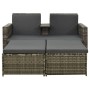 Graues 3-tlg. vidaXL Garten-Lounge-Set aus Rattan mit Auflagen und zwei Hockern.